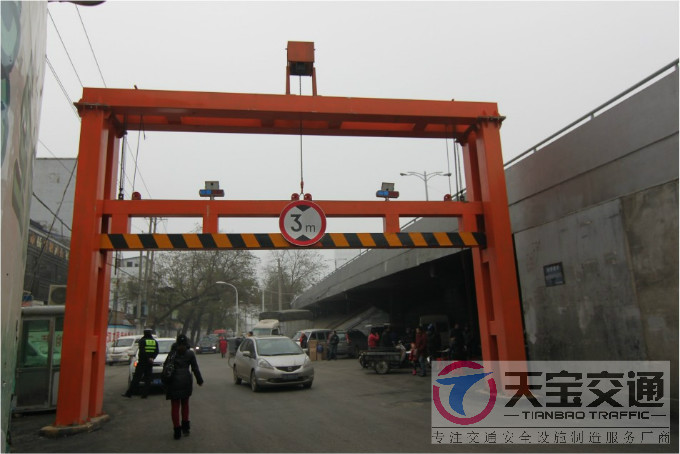 荆州公路限高架杆生产厂家|道路限高架标杆加工厂家